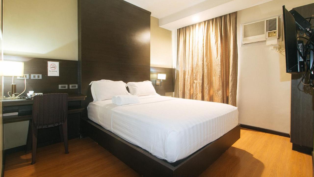 Lorenzzo Suites Hotel Makati City Extérieur photo