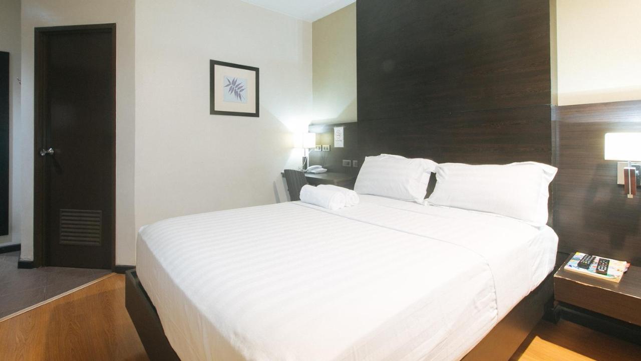 Lorenzzo Suites Hotel Makati City Extérieur photo