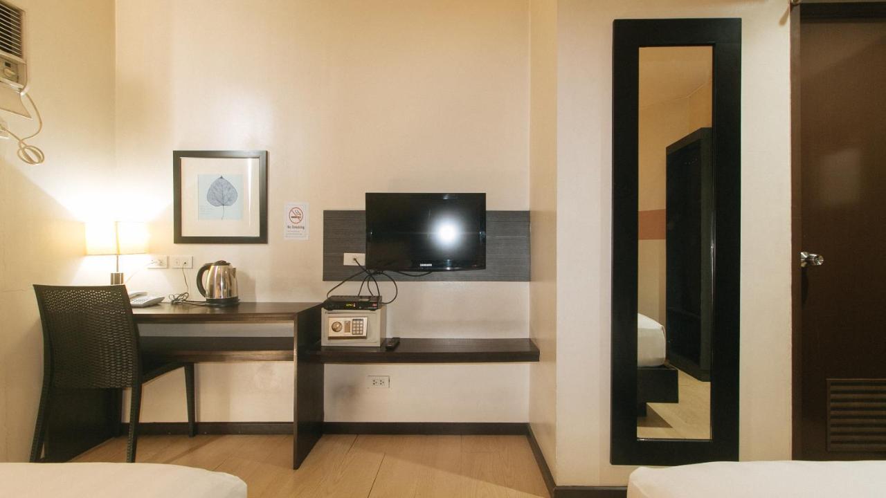 Lorenzzo Suites Hotel Makati City Extérieur photo
